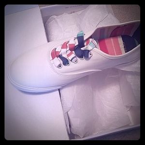 Crown and Ivy white canvas tennis shoes